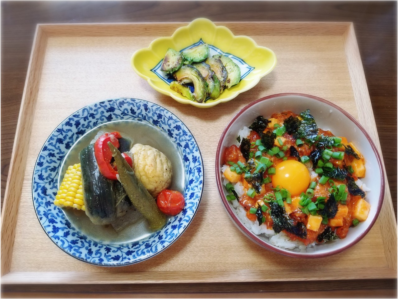 2018-7-24　献立(韓国風マグロ長芋丼、アボカドマヨ焼き、夏野菜の冷製おでん)