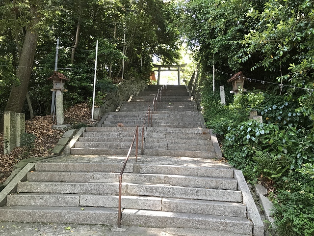 松阪神社　参道石段