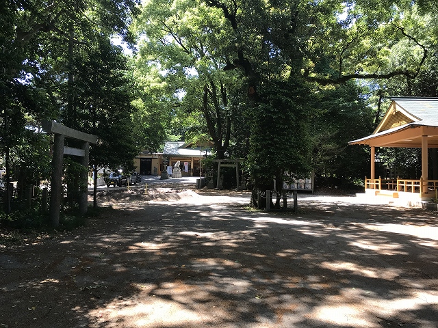 松阪神社　境内