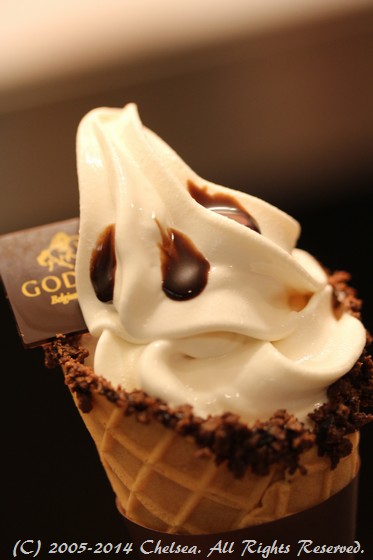 ゴディバ ソフトクリーム ホワイトチョコレートバニラ