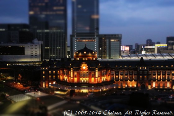 夕刻の東京駅
